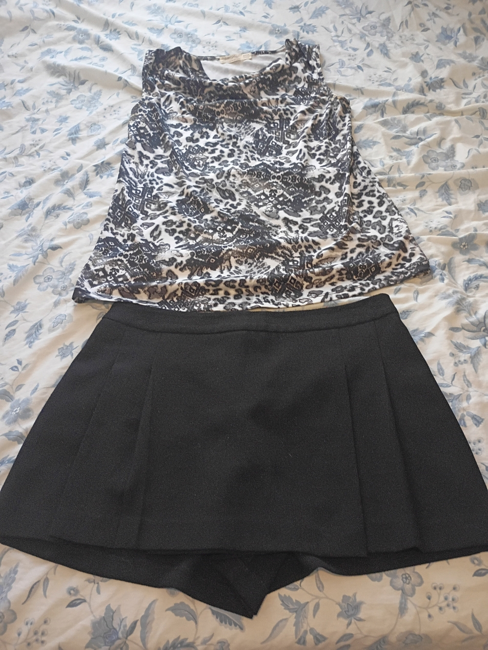 BONGO Black Pleated Mini Skirt